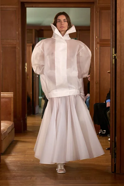 Look 7